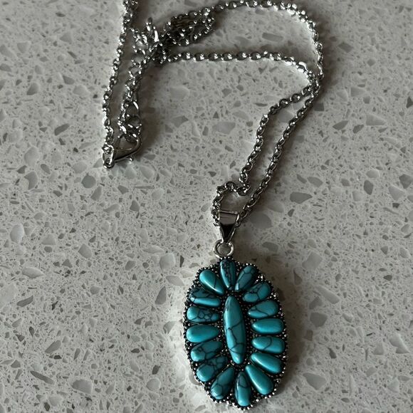 Turquoise Pendant Necklace - Picture 6 of 9